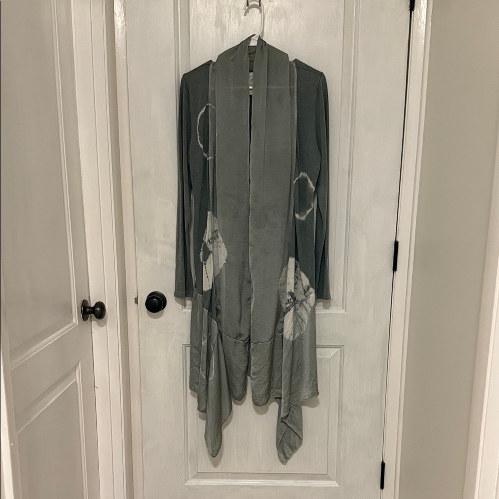 Gray Long Cardigan with Tie-Dye Pattern